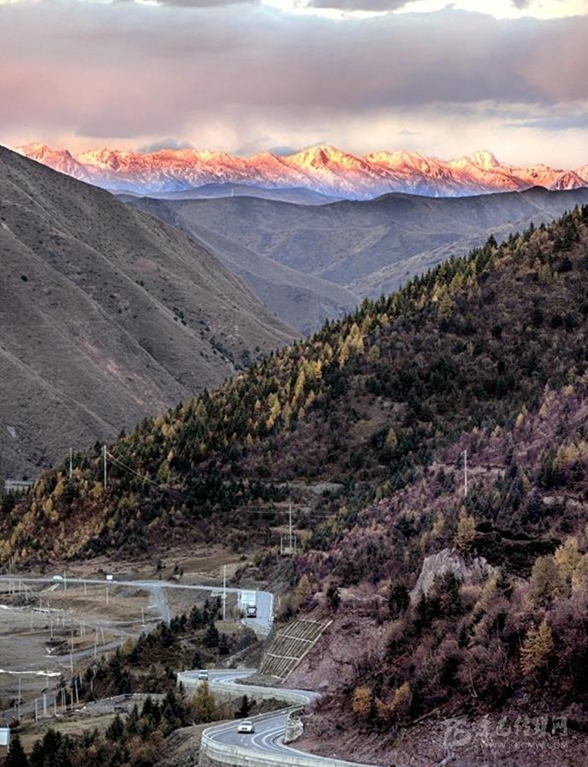 公路都這么美，你在川西高原到底錯(cuò)過了多少風(fēng)景？