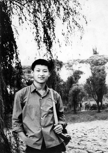 這是1972年，插隊回京探親時的習近平。
