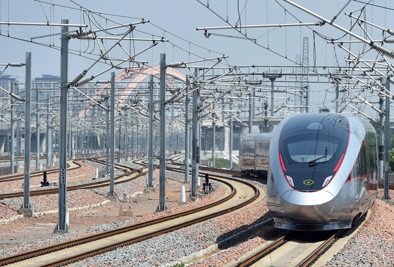 2022年6月20日，濟(jì)鄭高鐵鄭州首發(fā)G9206次列車駛出鄭州東站。